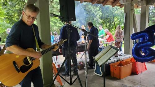 Attendees had a good time enjoying some good music, tasty food, and taking part in a raffle draw.