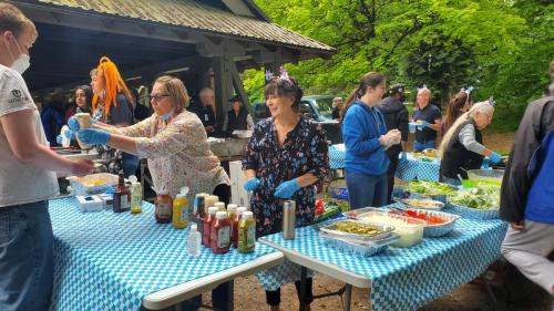 Attendees had a good time enjoying some good music, tasty food, and taking part in a raffle draw.
